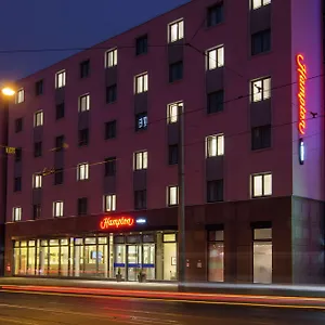 מלון Hampton By Hilton City Center