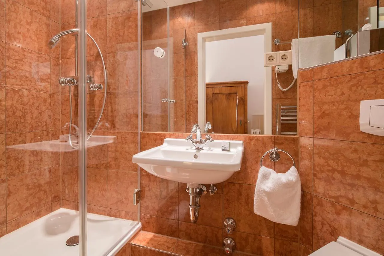 ***  Hotel Deutscher Kaiser Norimberga Germania